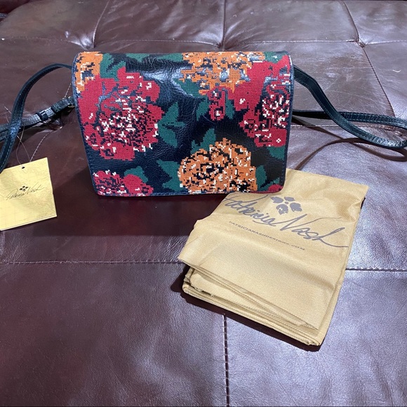 Patricia Nash NWT crossbody - Picture 2 of 8